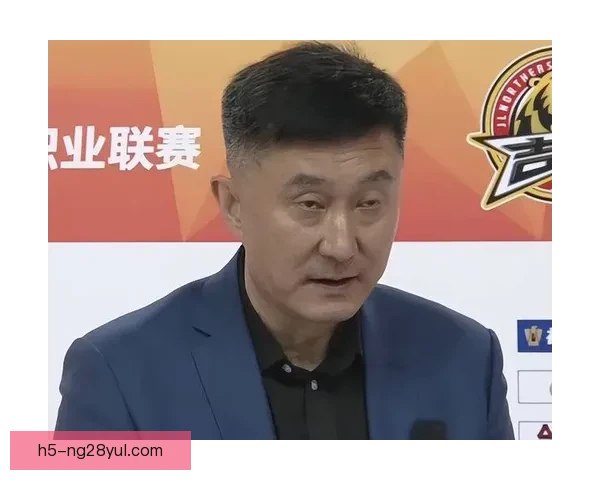 杜锋吉林再遇暖心祝福球迷大爷